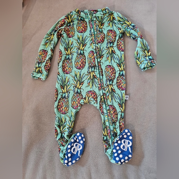 Bums & Roses Baby Printed One Piece Pajama Feelin' Pine Size 0-3 months - Picture 3 of 3